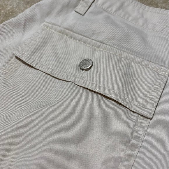 Tommy Hilfiger Khaki Shorts 11 - Picture 3 of 9